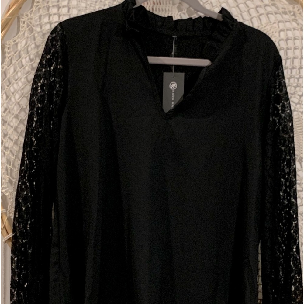 Elegant and sophisticated lace sleeve and back insert